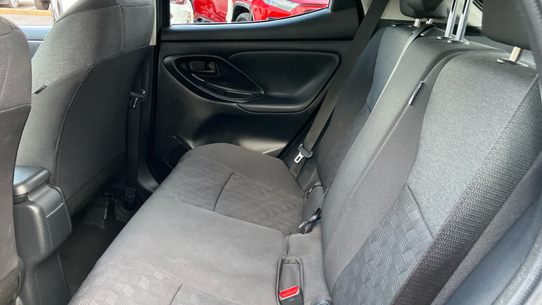 Toyota Yaris 1.5 Hybrid Design 5dr CVT Hybrid Hatchback